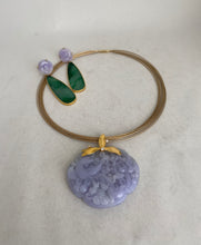 Load image into Gallery viewer, 18 KARAT CARVED LAVENDER JADE PENDANT
