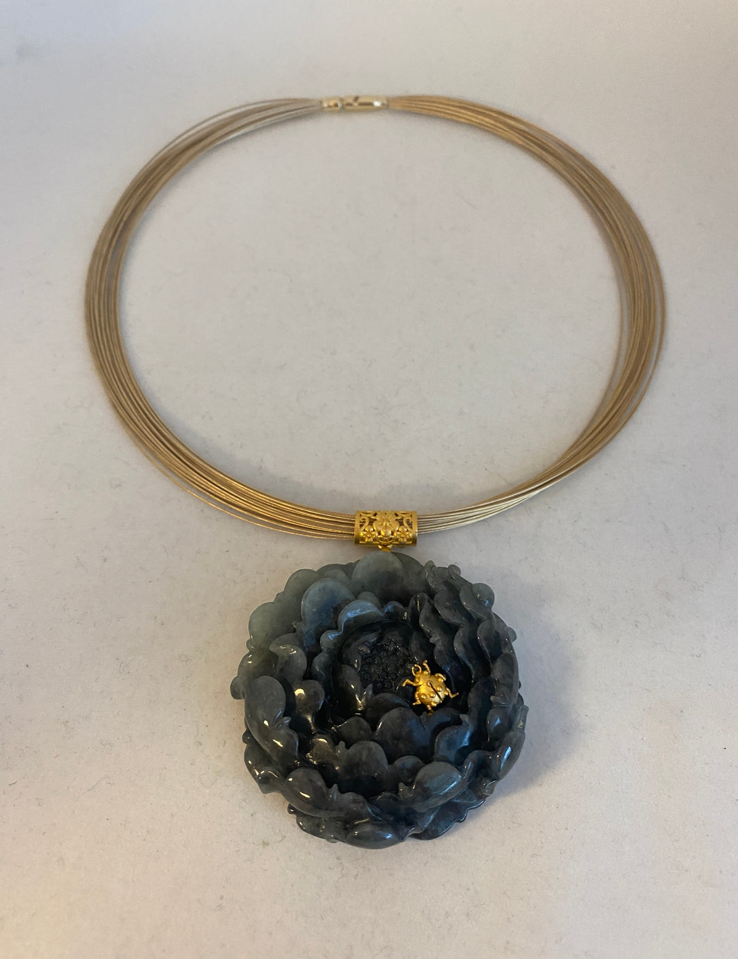 18K CARVED CHARCOAL JADE PEONY PENDANT