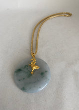 Load image into Gallery viewer, TRANSLUCENT MOSS IN GREEN JADE PENDANT WITH A FROG
