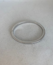 Load image into Gallery viewer, 18KT WHITE GOLD DIAMOND HINGED BANGLE
