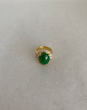 Load image into Gallery viewer, 18K BRIGHT GREEN JADEITE JADE RING
