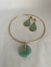 Load image into Gallery viewer, 18K APPLE GREEN JADEITE JADE PI PENDANT

