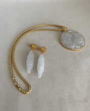 Load image into Gallery viewer, 18 KARAT GOLD SNOW WHITE JADE DROP EARRINGS
