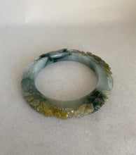 Load image into Gallery viewer, CARVED GREEN/BUTTERSCOTCH JADEITE JADE BANGLE
