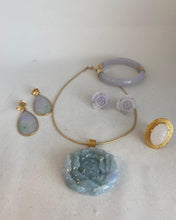 Load image into Gallery viewer, 18K CARVED SNOW WHITE JADE RING
