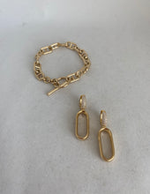 Load image into Gallery viewer, 18K GOLD DIAMOND EARRINGS
