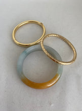 Load image into Gallery viewer, LIGHT GREEN / BUTTERSCOTCH JADE BANGLE
