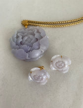 Load image into Gallery viewer, 18K CARVED PEONY LAVENDER JADE EARRINGS
