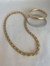 Load image into Gallery viewer, 18KT YELLOW GOLD DIAMOND HINGED BANGLE
