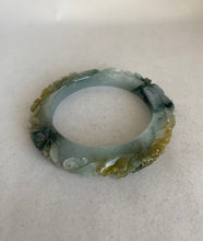 Load image into Gallery viewer, CARVED GREEN/BUTTERSCOTCH JADEITE JADE BANGLE
