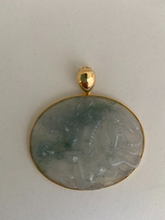 Load image into Gallery viewer, 18K GOLD TRANSLUCENT CARVED JADE PENDANT
