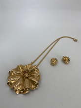 Load image into Gallery viewer, 14K LOTUS LEAF BROOCH
