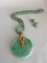 Load image into Gallery viewer, 18K APPLE GREEN JADE PENDANT WTH CARVED CHERRY BLOSSOM
