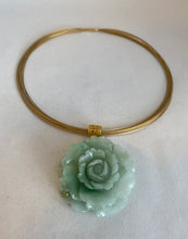 Load image into Gallery viewer, 18K CARVED APPLE GREEN PEONY PENDANT
