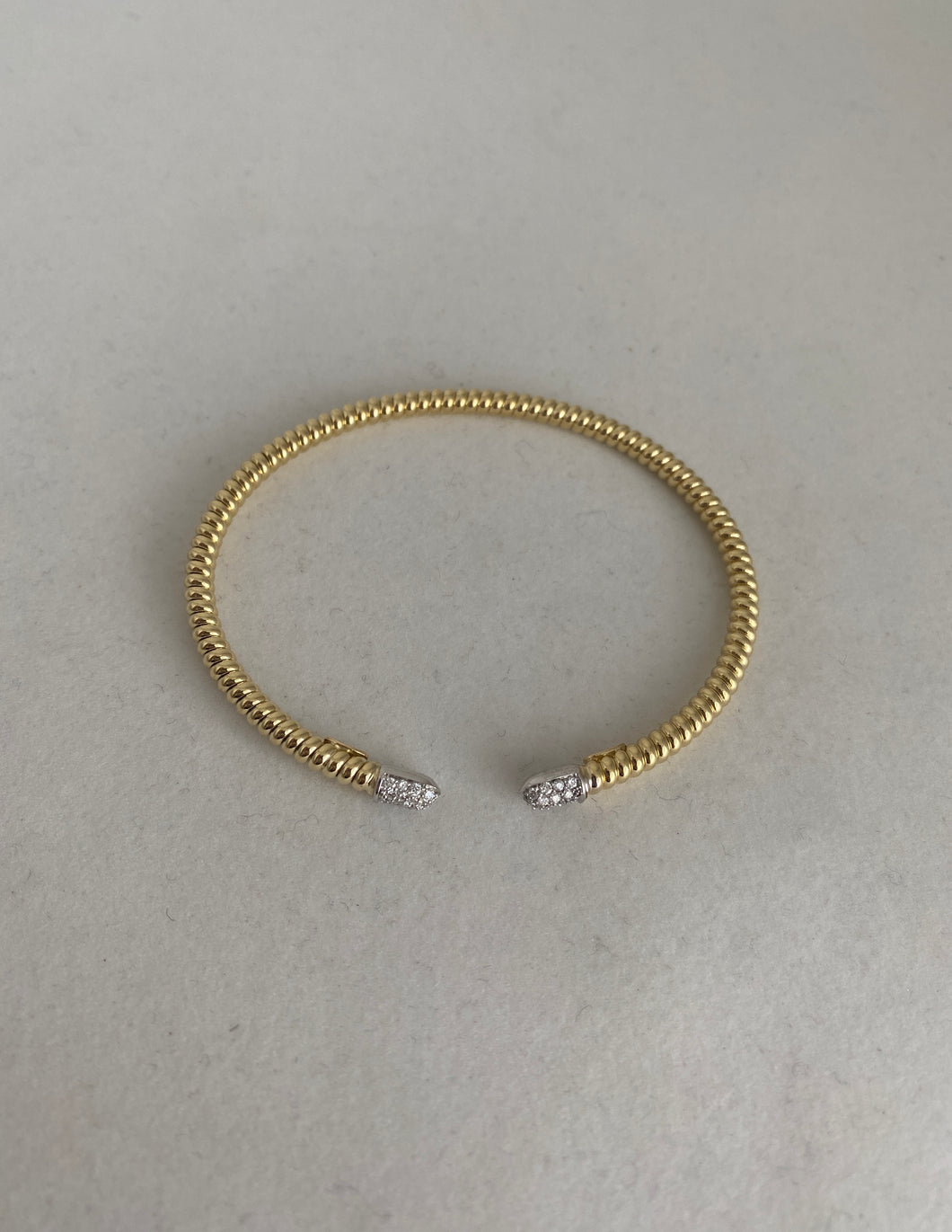 18 KARAT DIAMOND CUFF BRACELET