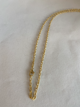 Load image into Gallery viewer, 24&quot; 14k solid gold oval link chain
