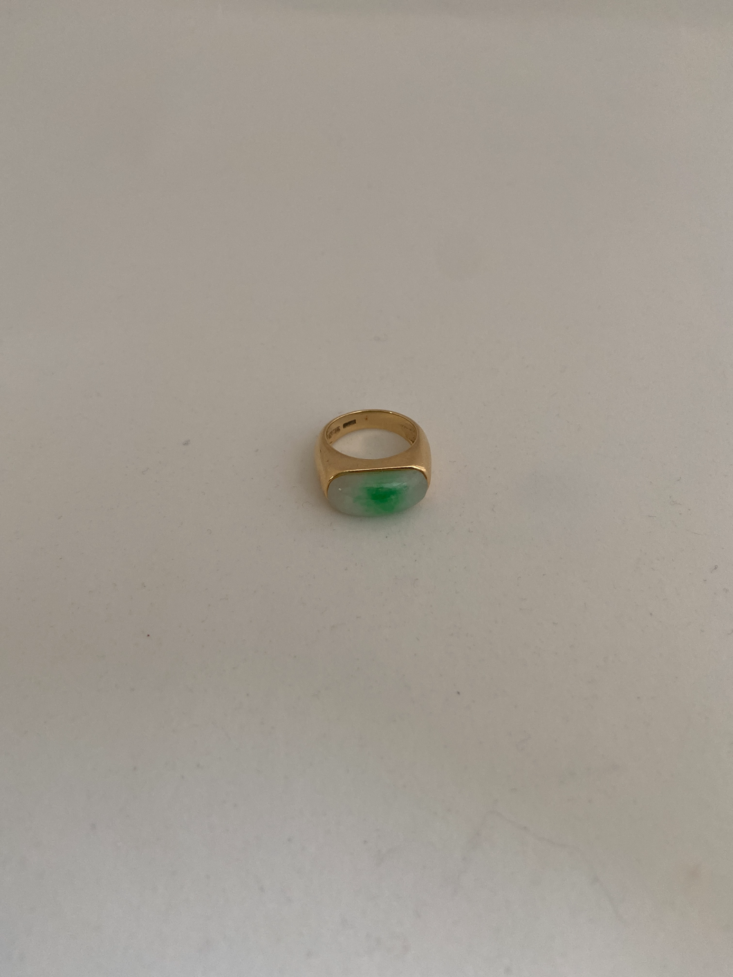 18K GOLD APPLE GREEN JADE SADDLE RING