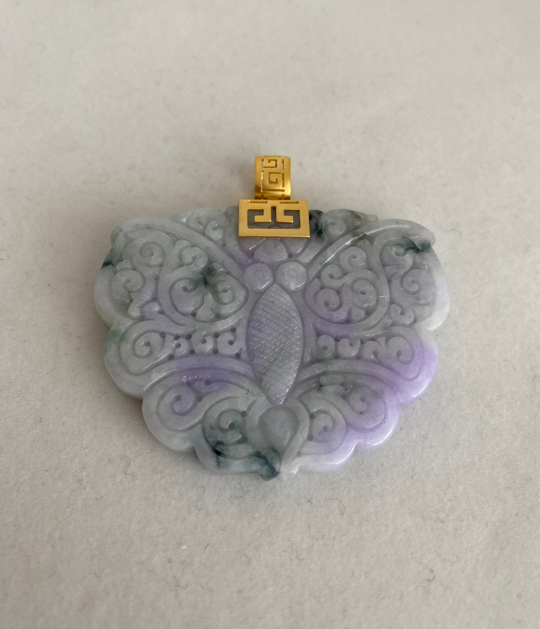 18K LAVENDER JADEITE JADE CARVED BUTTERFLY SHAPE PENDANT