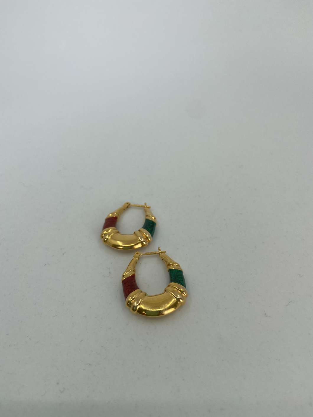 18K GOLD ENAMEL HOOP EARRINGS