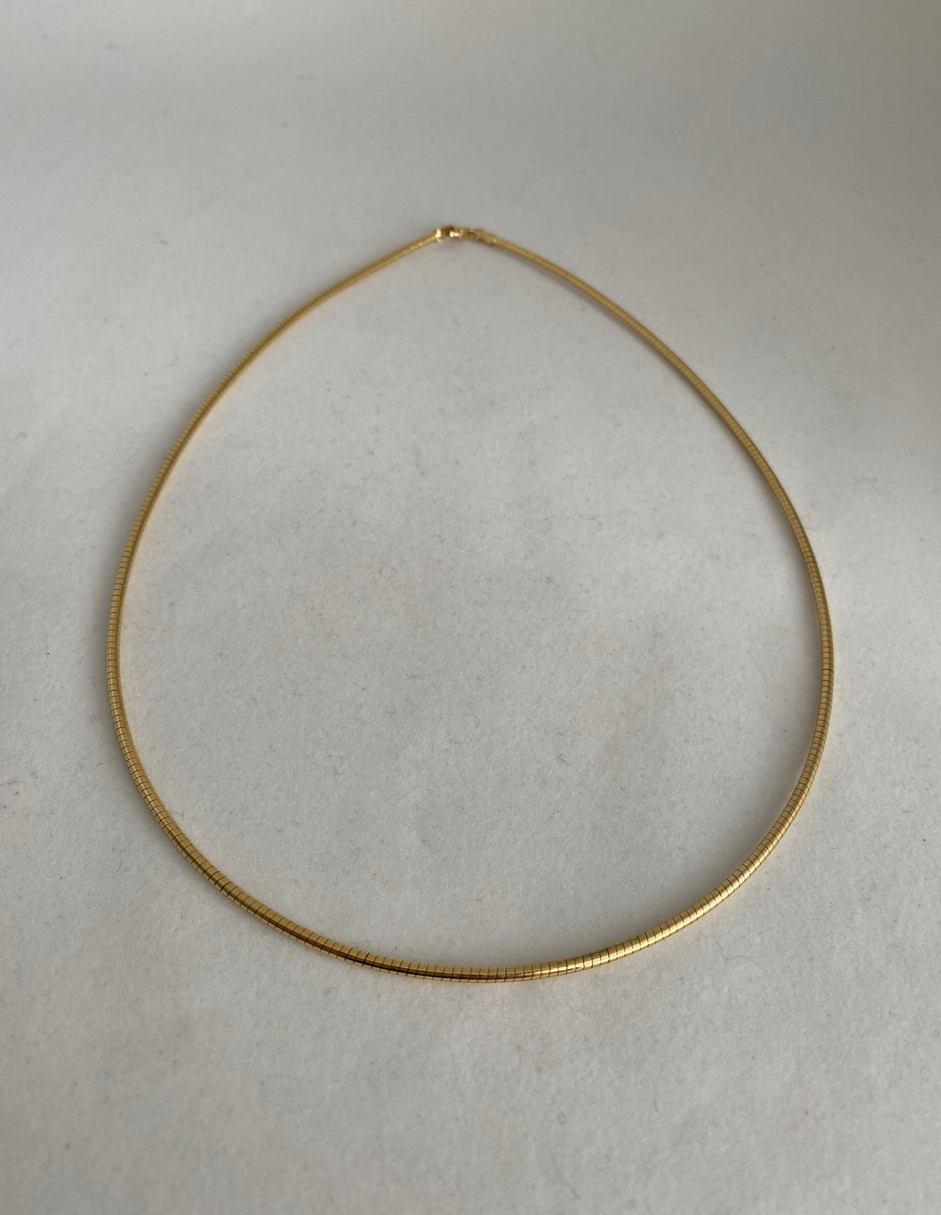 18K 2MM ROUND OMEGA NECKLACE