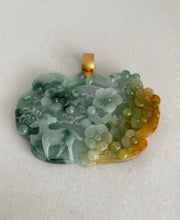 Load image into Gallery viewer, 18K TRI COLOR JADEITE JADE LOCK SHAPE MEDALLION
