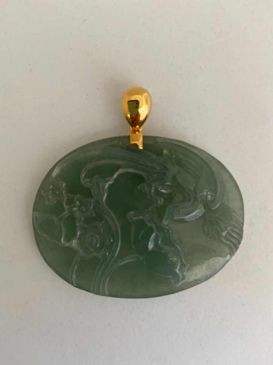 18K TRANSLUCENT WATERY GREEN CARVE JADE PENDANT