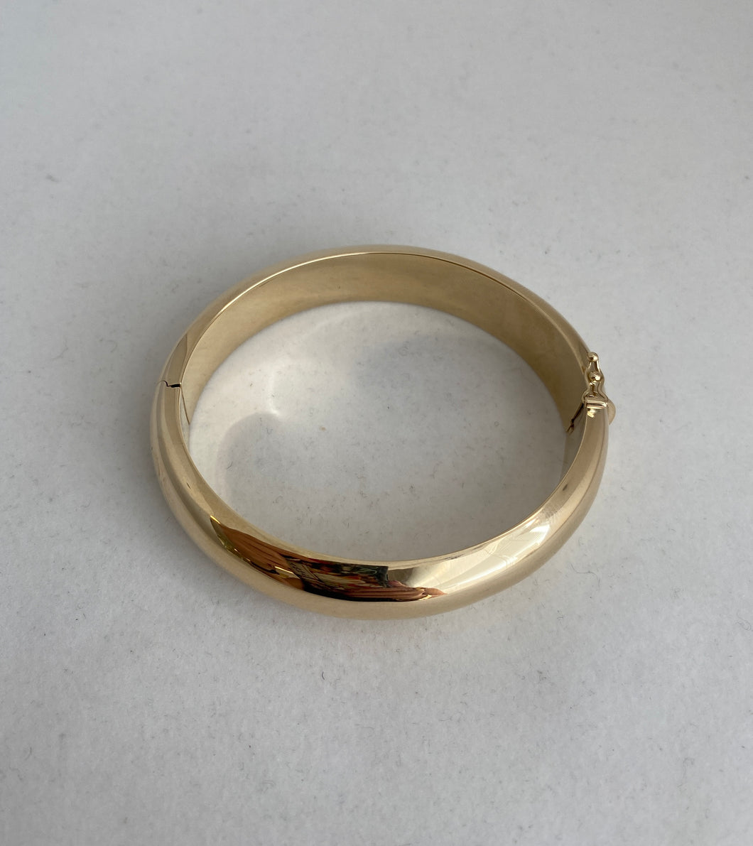 14K HINGED DOME BANGLE