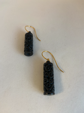 Load image into Gallery viewer, 18K CARVED CYLINDER BLACK JADE DROP EARRINGS
