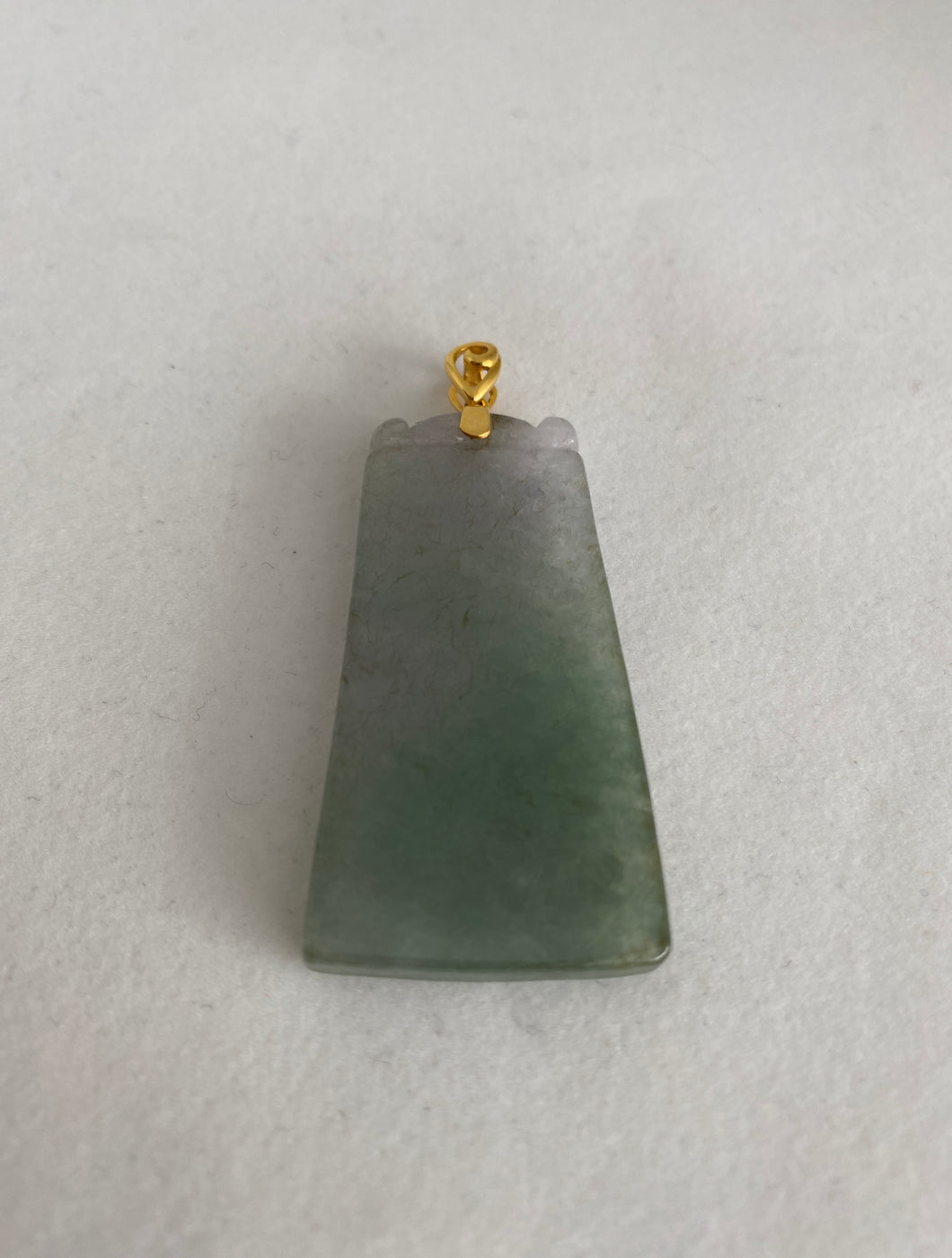 18K TRANSLUCENT GREEN WITH SLIGHT COLOR OF LAVENDER JADE PENDANT