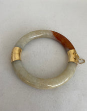 Load image into Gallery viewer, 14K HINGED JADEITE JADE BANGLE
