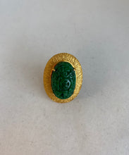 Load image into Gallery viewer, 18K CARVED DEEP GREEN JADE RING
