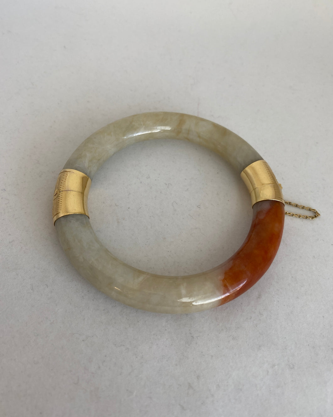 14K HINGED JADEITE JADE BANGLE