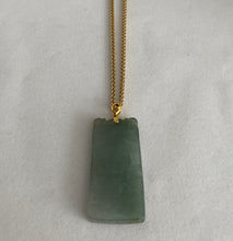 Load image into Gallery viewer, 18K OCEAN GREEN JADEITE JADE PENDANT
