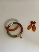 Load image into Gallery viewer, 14K ESTATE HINGED RED JADE BANGLE
