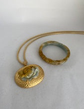 Load image into Gallery viewer, CARVED BUTTERSCOTCH /LIGHT GREEN JADEITE JADE BANGLE
