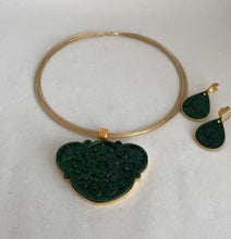 Load image into Gallery viewer, 18K DEEP GREEN RUYI PENDANT
