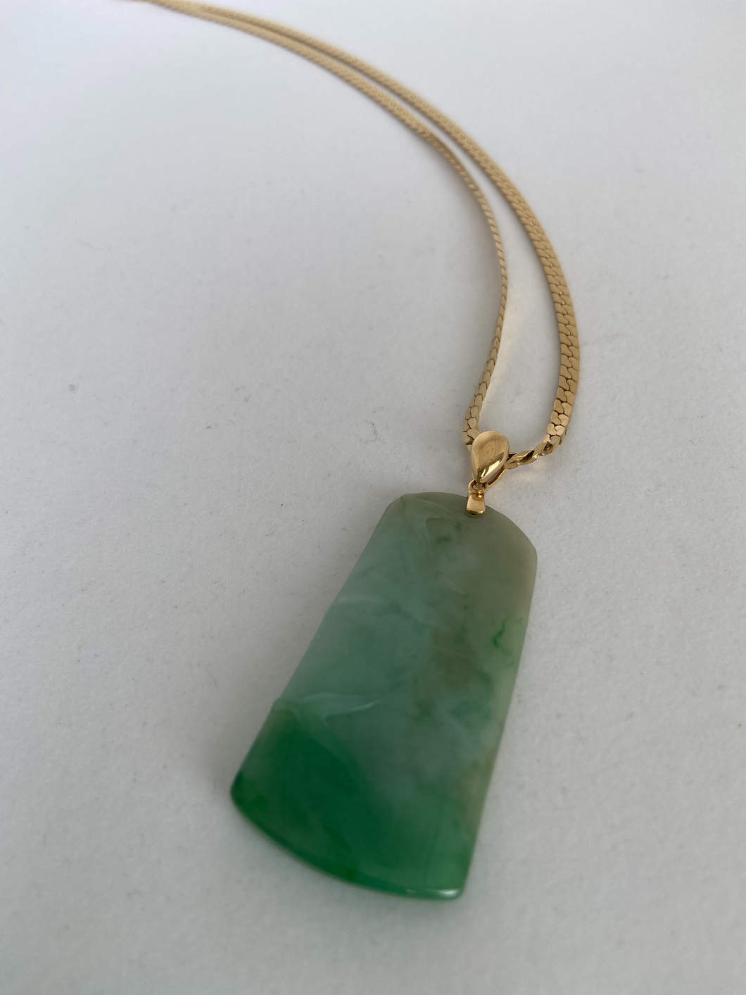 18K BRINGT GREEN JADE PENDANT