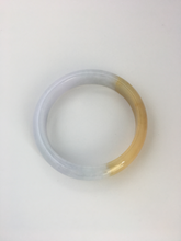 Load image into Gallery viewer, WHITE JADE BANGLE WITH MOTTLED YELLOW
